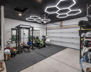 828 Paseo Solar Drive - Photo Thumbnail 25