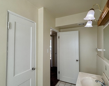 8033 Carpenter Drive - Photo Thumbnail 25