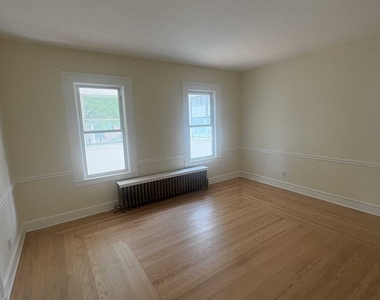 51 Lyon Street - Photo Thumbnail 8