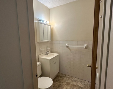 1660 Main Street - Photo Thumbnail 4