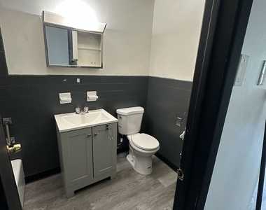1660 Main Street - Photo Thumbnail 14