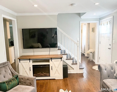 236 Goldenrod Avenue - Photo Thumbnail 5