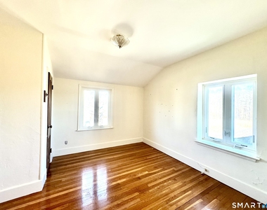 2 Meadow Place - Photo Thumbnail 24