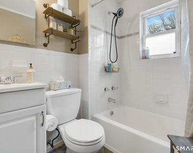 393 Griswold Street - Photo Thumbnail 13