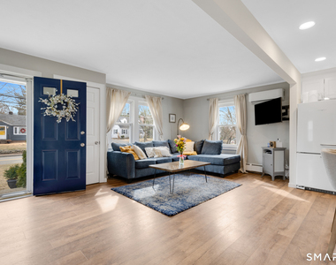 393 Griswold Street - Photo Thumbnail 9