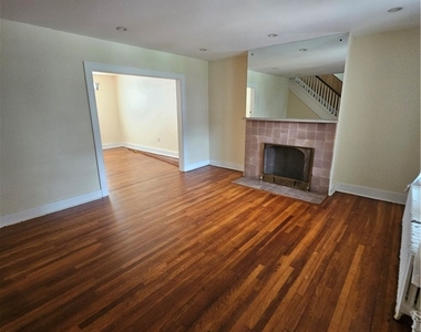 2332 Sherbrook - Photo Thumbnail 2