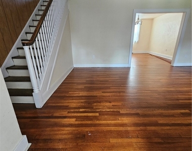 2332 Sherbrook - Photo Thumbnail 1
