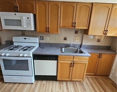 2332 Sherbrook - Photo Thumbnail 11