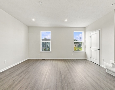 233 Chesna Dr - Photo Thumbnail 11