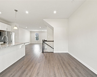 233 Chesna Dr - Photo Thumbnail 8