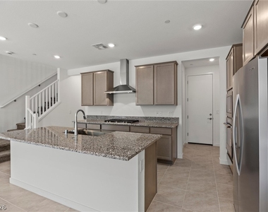 11467 Contour Avenue - Photo Thumbnail 6