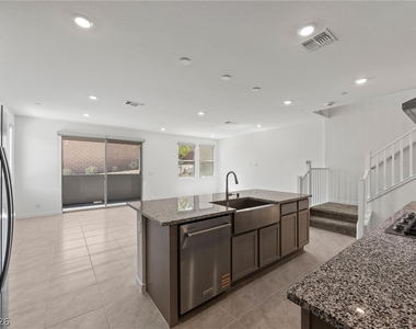 11467 Contour Avenue - Photo Thumbnail 7