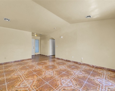 2739 E Colton Avenue - Photo Thumbnail 6