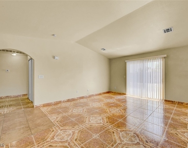 2739 E Colton Avenue - Photo Thumbnail 7