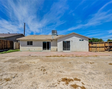 2739 E Colton Avenue - Photo Thumbnail 34