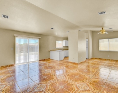 2739 E Colton Avenue - Photo Thumbnail 4