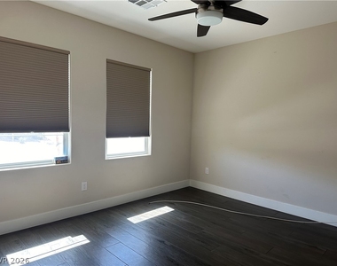 1546 Bryce Canyon Street - Photo Thumbnail 7