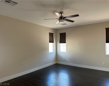 1546 Bryce Canyon Street - Photo Thumbnail 6