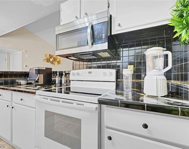 5131 Lindell Road - Photo Thumbnail 13
