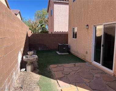 7933 Winken Court - Photo Thumbnail 20