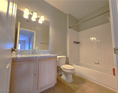1050 E Cactus Avenue - Photo Thumbnail 16