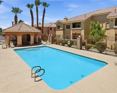 1050 E Cactus Avenue - Photo Thumbnail 32