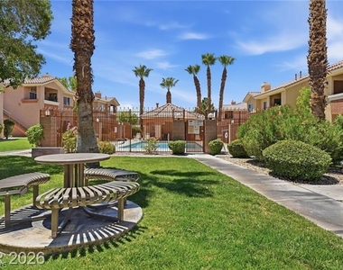 1050 E Cactus Avenue - Photo Thumbnail 26