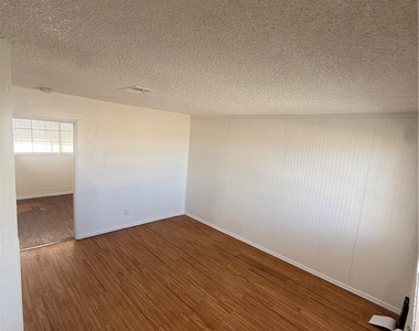 708 Jackson Avenue - Photo Thumbnail 5