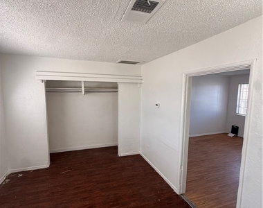 708 Jackson Avenue - Photo Thumbnail 12