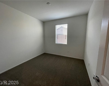 645 Bellus Place - Photo Thumbnail 11