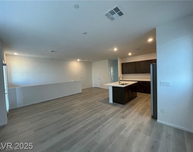645 Bellus Place - Photo Thumbnail 4