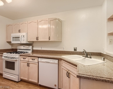 1045 Grammy Drive - Photo Thumbnail 5