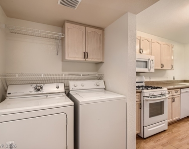 1045 Grammy Drive - Photo Thumbnail 11