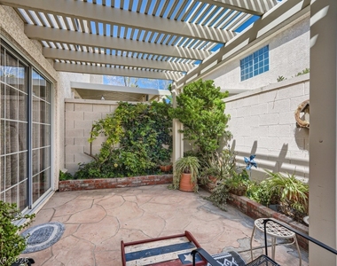 1045 Grammy Drive - Photo Thumbnail 12