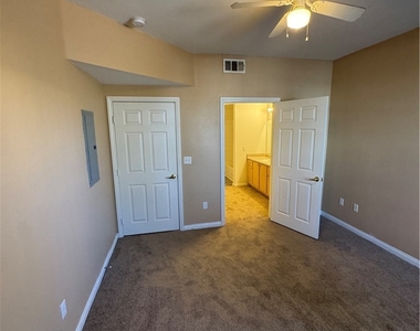 6955 N Durango Drive - Photo Thumbnail 11