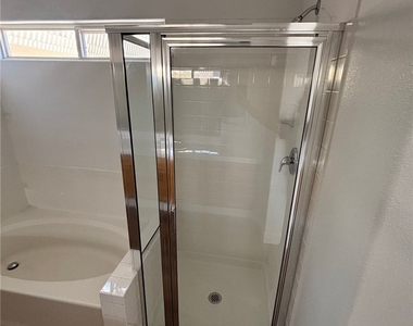 7717 White Grass Avenue - Photo Thumbnail 10