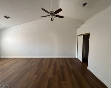 7717 White Grass Avenue - Photo Thumbnail 20