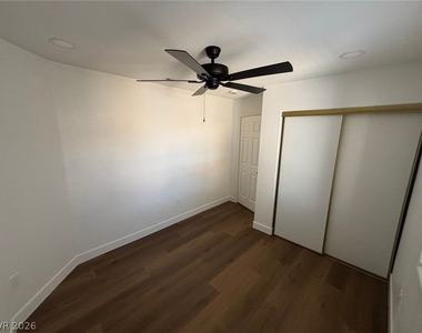 7717 White Grass Avenue - Photo Thumbnail 9