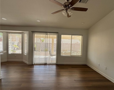 7717 White Grass Avenue - Photo Thumbnail 16