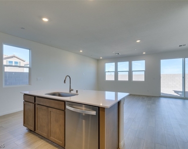 650 Moonlit Lake Lane - Photo Thumbnail 15