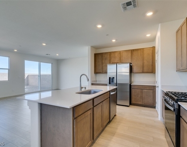 650 Moonlit Lake Lane - Photo Thumbnail 14