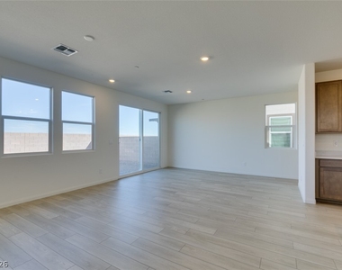 650 Moonlit Lake Lane - Photo Thumbnail 4