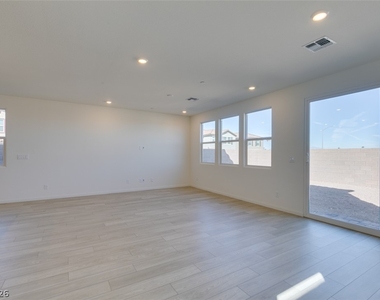 650 Moonlit Lake Lane - Photo Thumbnail 10