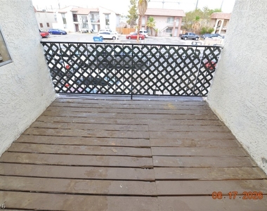 5267 Del Gado Drive - Photo Thumbnail 12