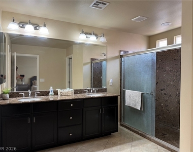 6073 Crown Palms Avenue - Photo Thumbnail 13