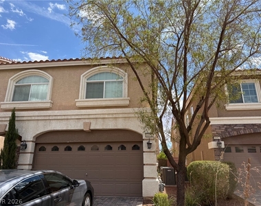 6073 Crown Palms Avenue - Photo Thumbnail 2
