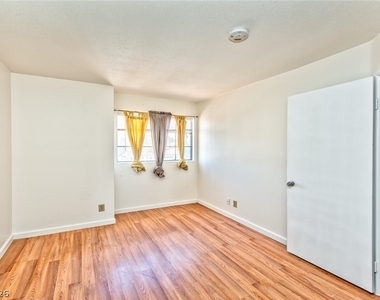 7686 Selby Court - Photo Thumbnail 9