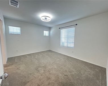 661 Foam Flower Lane - Photo Thumbnail 8