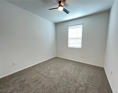 661 Foam Flower Lane - Photo Thumbnail 12