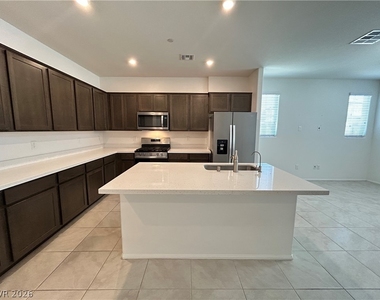 661 Foam Flower Lane - Photo Thumbnail 4
